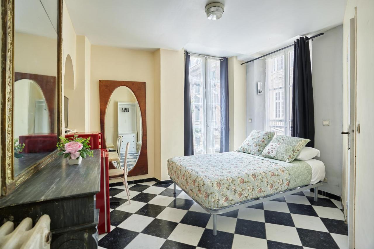 Le Petit Borda Hotell Paris Exteriör bild